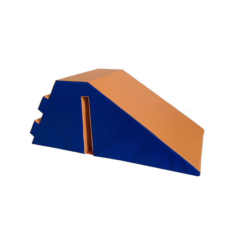 Escalera piscina bolas